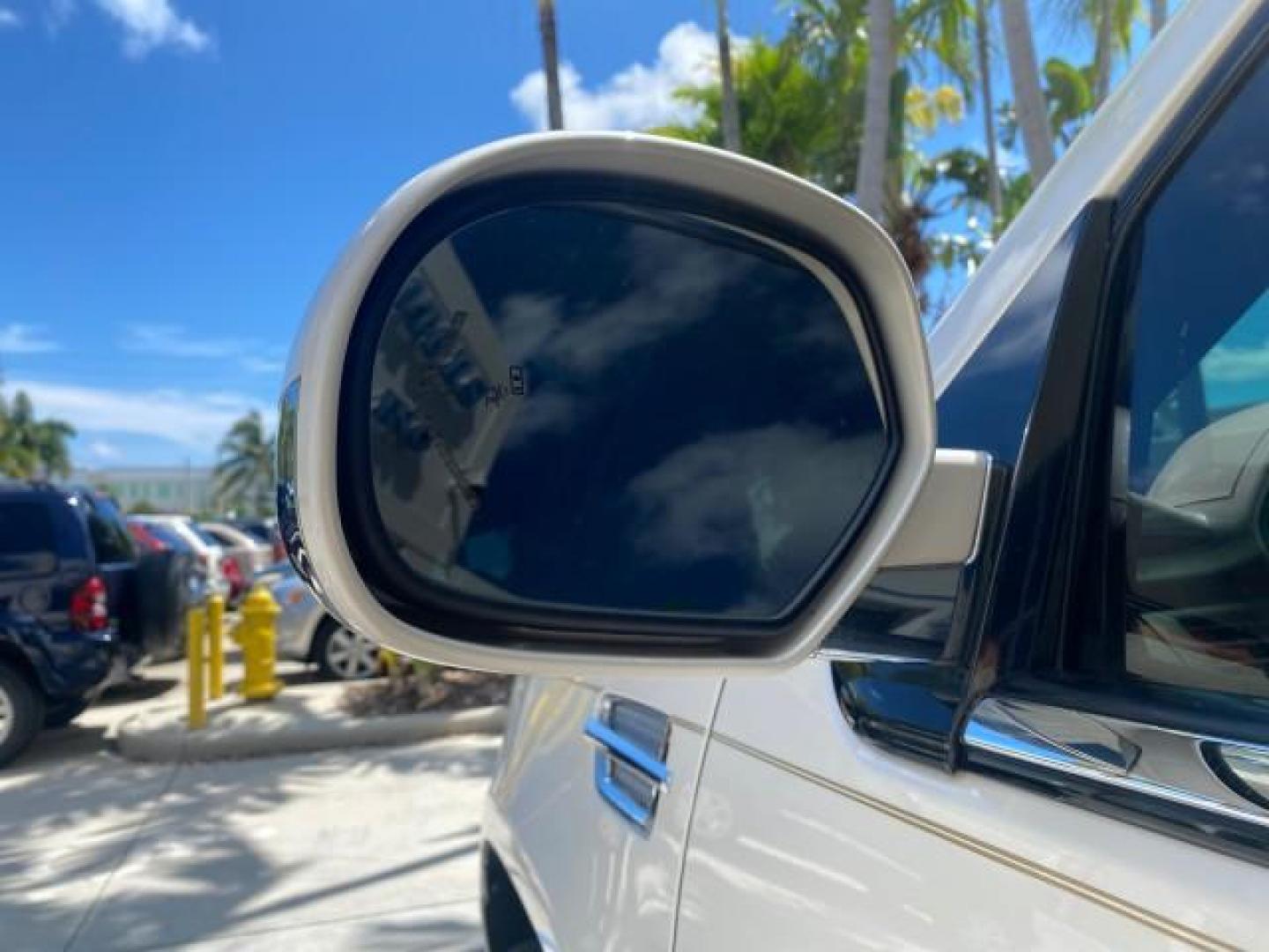 2013 White Diamond Tricoat /Cashmere w/Cocoa Accents Cadillac Escalade Luxury 1 OWNER LOW MILES 70,251 (1GYS3BEF3DR) with an 6.2L Vortec 1000 V8 SFI E85 Engine engine, Automatic transmission, located at 4701 North Dixie Hwy, Pompano Beach, FL, 33064, (954) 422-2889, 26.240938, -80.123474 - OUR WEBPAGE FLORIDACARS1.COM HAS OVER 100 PHOTOS AND FREE CARFAX LINK 2013 CADILLAC ESCALADE LUXURY $ 69,785 NEW 1 G Y S 3 B E F 3 D R 1 6 0 5 8 6 4 DOOR WAGON/SPORT UTILITY 6.2L V8 F OHV 16V FLEX FUEL REAR WHEEL DRIVE Top Features 20 Inch Plus Wheels Parking Sensors A/C Seat(s) Power Hatch/Deck Lid - Photo#41