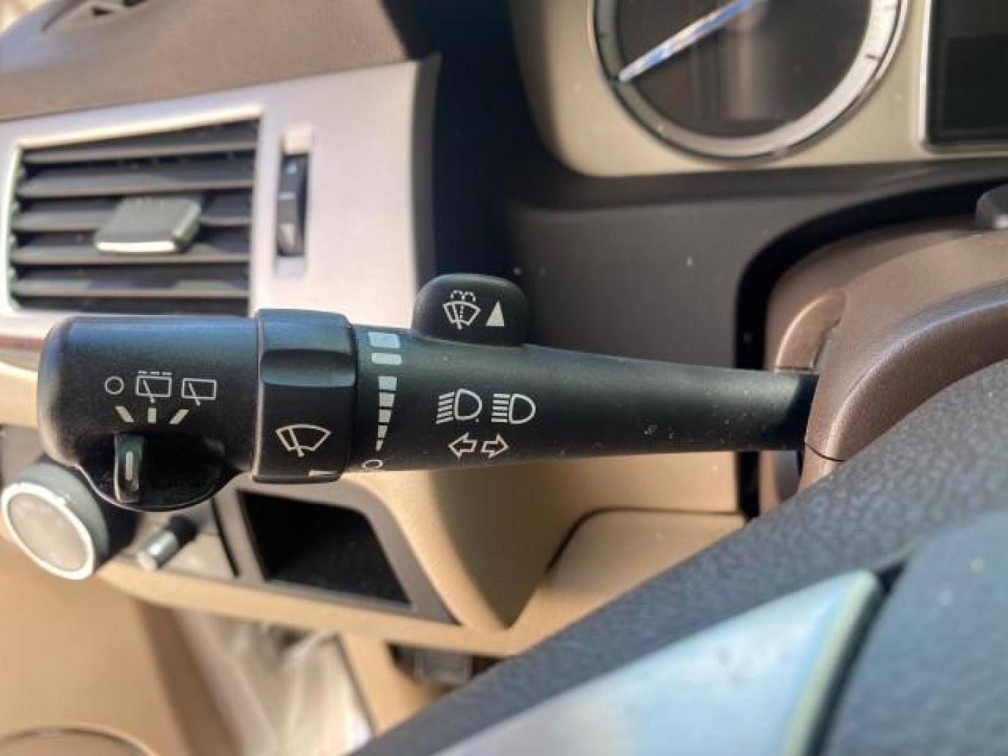 2013 White Diamond Tricoat /Cashmere w/Cocoa Accents Cadillac Escalade Luxury 1 OWNER LOW MILES 70,251 (1GYS3BEF3DR) with an 6.2L Vortec 1000 V8 SFI E85 Engine engine, Automatic transmission, located at 4701 North Dixie Hwy, Pompano Beach, FL, 33064, (954) 422-2889, 26.240938, -80.123474 - OUR WEBPAGE FLORIDACARS1.COM HAS OVER 100 PHOTOS AND FREE CARFAX LINK 2013 CADILLAC ESCALADE LUXURY $ 69,785 NEW 1 G Y S 3 B E F 3 D R 1 6 0 5 8 6 4 DOOR WAGON/SPORT UTILITY 6.2L V8 F OHV 16V FLEX FUEL REAR WHEEL DRIVE Top Features 20 Inch Plus Wheels Parking Sensors A/C Seat(s) Power Hatch/Deck Lid - Photo#54