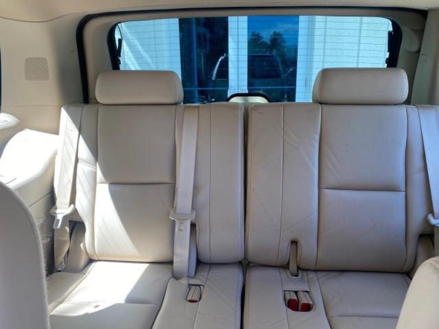 2013 White Diamond Tricoat /Cashmere w/Cocoa Accents Cadillac Escalade Luxury 1 OWNER LOW MILES 70,251 (1GYS3BEF3DR) with an 6.2L Vortec 1000 V8 SFI E85 Engine engine, Automatic transmission, located at 4701 North Dixie Hwy, Pompano Beach, FL, 33064, (954) 422-2889, 26.240938, -80.123474 - OUR WEBPAGE FLORIDACARS1.COM HAS OVER 100 PHOTOS AND FREE CARFAX LINK 2013 CADILLAC ESCALADE LUXURY $ 69,785 NEW 1 G Y S 3 B E F 3 D R 1 6 0 5 8 6 4 DOOR WAGON/SPORT UTILITY 6.2L V8 F OHV 16V FLEX FUEL REAR WHEEL DRIVE Top Features 20 Inch Plus Wheels Parking Sensors A/C Seat(s) Power Hatch/Deck Lid - Photo#88