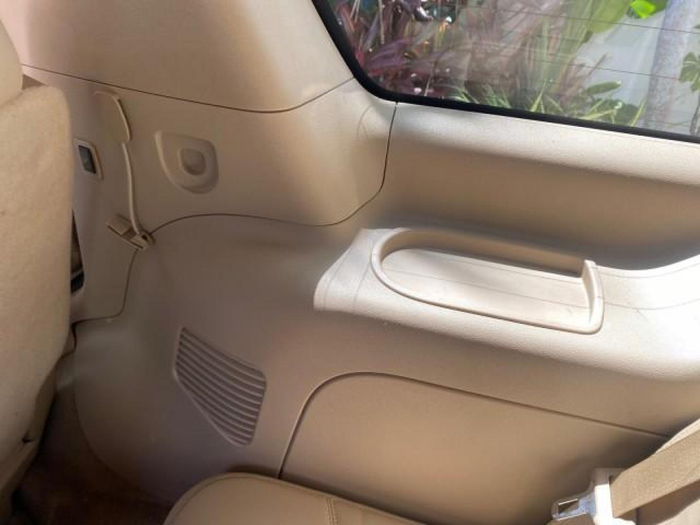 2013 White Diamond Tricoat /Cashmere w/Cocoa Accents Cadillac Escalade Luxury 1 OWNER LOW MILES 70,251 (1GYS3BEF3DR) with an 6.2L Vortec 1000 V8 SFI E85 Engine engine, Automatic transmission, located at 4701 North Dixie Hwy, Pompano Beach, FL, 33064, (954) 422-2889, 26.240938, -80.123474 - OUR WEBPAGE FLORIDACARS1.COM HAS OVER 100 PHOTOS AND FREE CARFAX LINK 2013 CADILLAC ESCALADE LUXURY $ 69,785 NEW 1 G Y S 3 B E F 3 D R 1 6 0 5 8 6 4 DOOR WAGON/SPORT UTILITY 6.2L V8 F OHV 16V FLEX FUEL REAR WHEEL DRIVE Top Features 20 Inch Plus Wheels Parking Sensors A/C Seat(s) Power Hatch/Deck Lid - Photo#92