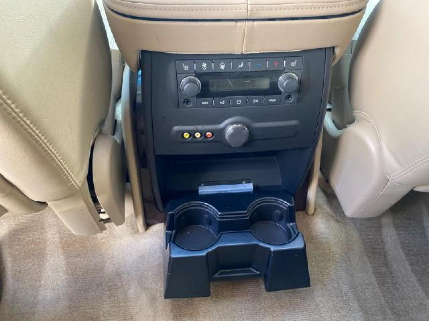 2013 White Diamond Tricoat /Cashmere w/Cocoa Accents Cadillac Escalade Luxury 1 OWNER LOW MILES 70,251 (1GYS3BEF3DR) with an 6.2L Vortec 1000 V8 SFI E85 Engine engine, Automatic transmission, located at 4701 North Dixie Hwy, Pompano Beach, FL, 33064, (954) 422-2889, 26.240938, -80.123474 - OUR WEBPAGE FLORIDACARS1.COM HAS OVER 100 PHOTOS AND FREE CARFAX LINK 2013 CADILLAC ESCALADE LUXURY $ 69,785 NEW 1 G Y S 3 B E F 3 D R 1 6 0 5 8 6 4 DOOR WAGON/SPORT UTILITY 6.2L V8 F OHV 16V FLEX FUEL REAR WHEEL DRIVE Top Features 20 Inch Plus Wheels Parking Sensors A/C Seat(s) Power Hatch/Deck Lid - Photo#96