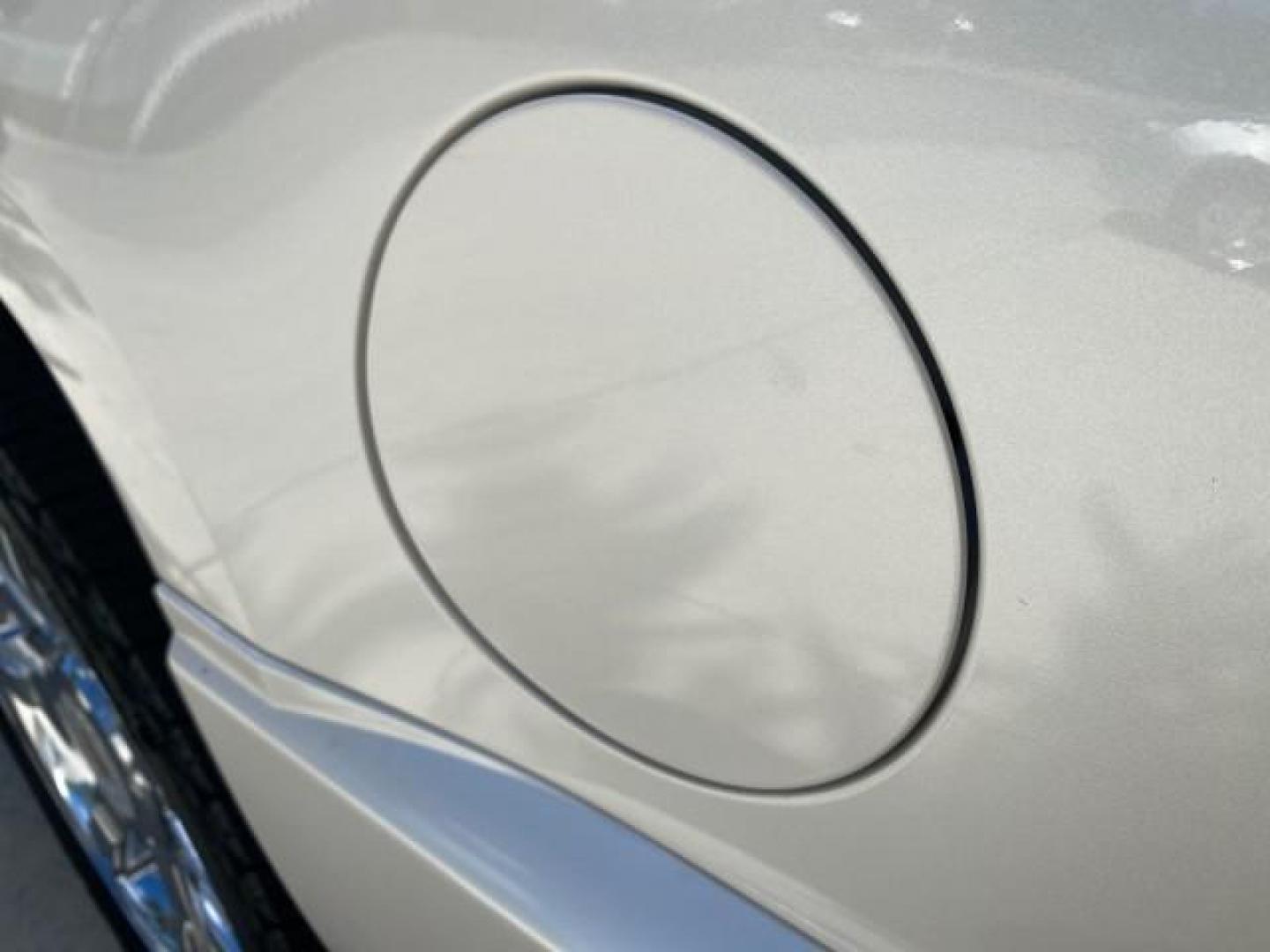 2013 White Diamond Tricoat /Cashmere w/Cocoa Accents Cadillac Escalade Luxury 1 OWNER LOW MILES 70,251 (1GYS3BEF3DR) with an 6.2L Vortec 1000 V8 SFI E85 Engine engine, Automatic transmission, located at 4701 North Dixie Hwy, Pompano Beach, FL, 33064, (954) 422-2889, 26.240938, -80.123474 - OUR WEBPAGE FLORIDACARS1.COM HAS OVER 100 PHOTOS AND FREE CARFAX LINK 2013 CADILLAC ESCALADE LUXURY $ 69,785 NEW 1 G Y S 3 B E F 3 D R 1 6 0 5 8 6 4 DOOR WAGON/SPORT UTILITY 6.2L V8 F OHV 16V FLEX FUEL REAR WHEEL DRIVE Top Features 20 Inch Plus Wheels Parking Sensors A/C Seat(s) Power Hatch/Deck Lid - Photo#99