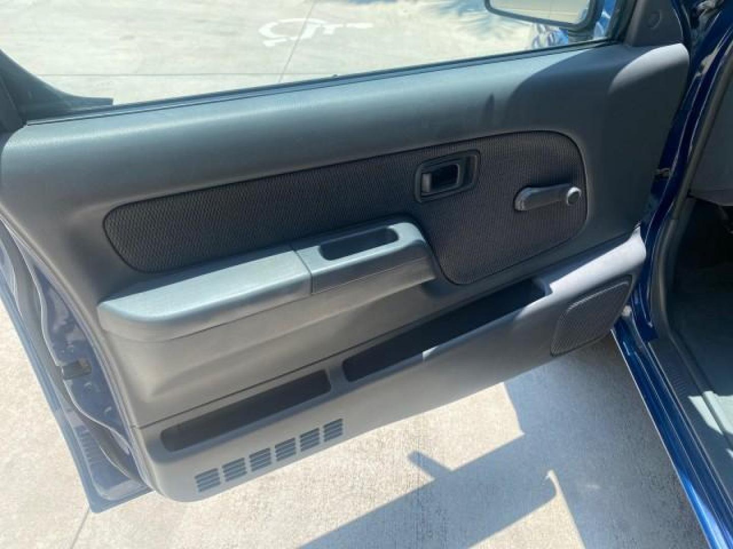 2002 Electric Blue Metallic /Gray Nissan Frontier 2WD XE FL LOW MILES 73,028 (1N6DD26S92C) with an 2.4L DOHC SMPI 16-Valve 4-Cyl Engine engine, Automatic transmission, located at 4701 North Dixie Hwy, Pompano Beach, FL, 33064, (954) 422-2889, 26.240938, -80.123474 - OUR WEBPAGE FLORIDACARS1.COM HAS OVER 100 PHOTOS AND FREE CARFAX LINK 2002 NISSAN FRONTIER XE VIN: 1N6DD26S92C366273 1 N 6 D D 2 6 S 9 2 C 3 6 6 2 7 3 CLUB CAB PICKUP 2.4L I4 F DOHC 16V GASOLINE REAR WHEEL DRIVE Top Features Alloy Wheels Cloth Seats Bed Liner Basic Features ABS Brakes Air Conditioni - Photo#32