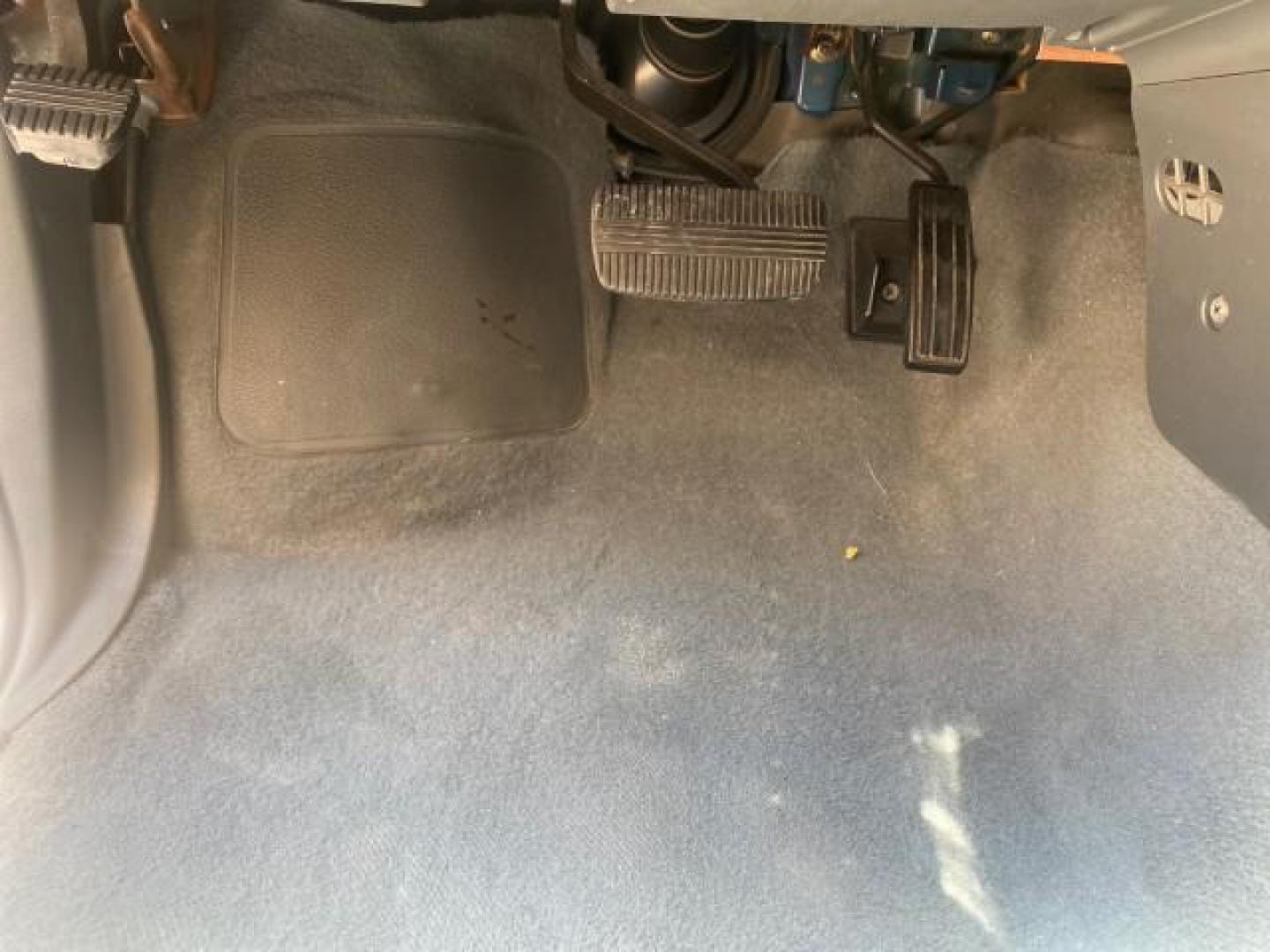 2002 Electric Blue Metallic /Gray Nissan Frontier 2WD XE FL LOW MILES 73,028 (1N6DD26S92C) with an 2.4L DOHC SMPI 16-Valve 4-Cyl Engine engine, Automatic transmission, located at 4701 North Dixie Hwy, Pompano Beach, FL, 33064, (954) 422-2889, 26.240938, -80.123474 - OUR WEBPAGE FLORIDACARS1.COM HAS OVER 100 PHOTOS AND FREE CARFAX LINK 2002 NISSAN FRONTIER XE VIN: 1N6DD26S92C366273 1 N 6 D D 2 6 S 9 2 C 3 6 6 2 7 3 CLUB CAB PICKUP 2.4L I4 F DOHC 16V GASOLINE REAR WHEEL DRIVE Top Features Alloy Wheels Cloth Seats Bed Liner Basic Features ABS Brakes Air Conditioni - Photo#43