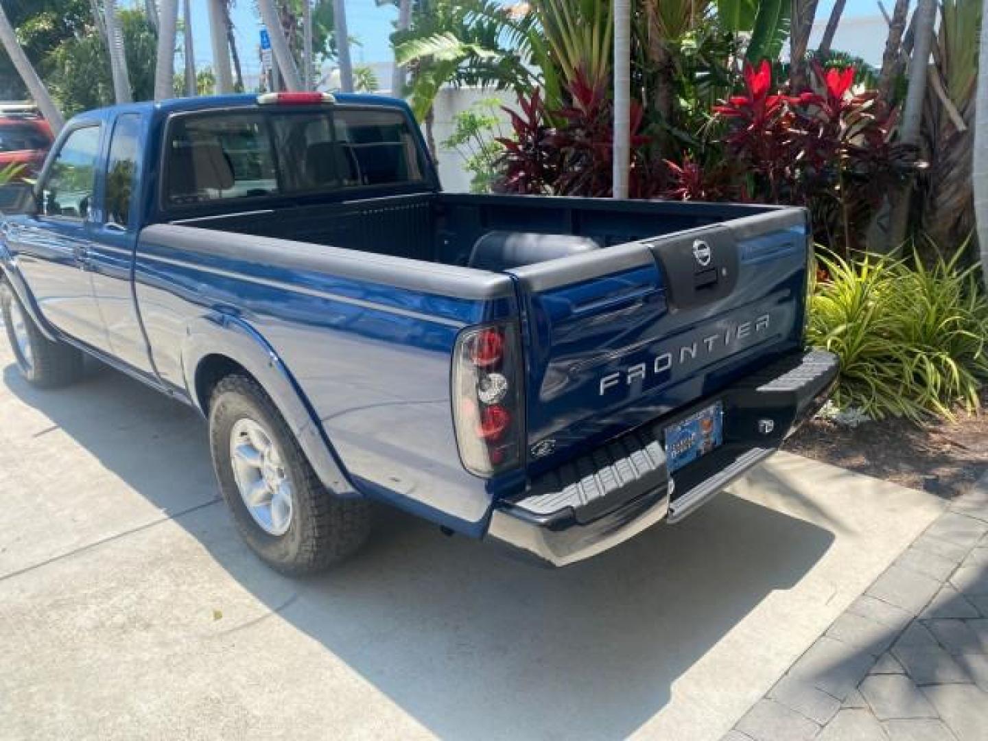 2002 Electric Blue Metallic /Gray Nissan Frontier 2WD XE FL LOW MILES 73,028 (1N6DD26S92C) with an 2.4L DOHC SMPI 16-Valve 4-Cyl Engine engine, Automatic transmission, located at 4701 North Dixie Hwy, Pompano Beach, FL, 33064, (954) 422-2889, 26.240938, -80.123474 - OUR WEBPAGE FLORIDACARS1.COM HAS OVER 100 PHOTOS AND FREE CARFAX LINK 2002 NISSAN FRONTIER XE VIN: 1N6DD26S92C366273 1 N 6 D D 2 6 S 9 2 C 3 6 6 2 7 3 CLUB CAB PICKUP 2.4L I4 F DOHC 16V GASOLINE REAR WHEEL DRIVE Top Features Alloy Wheels Cloth Seats Bed Liner Basic Features ABS Brakes Air Conditioni - Photo#67