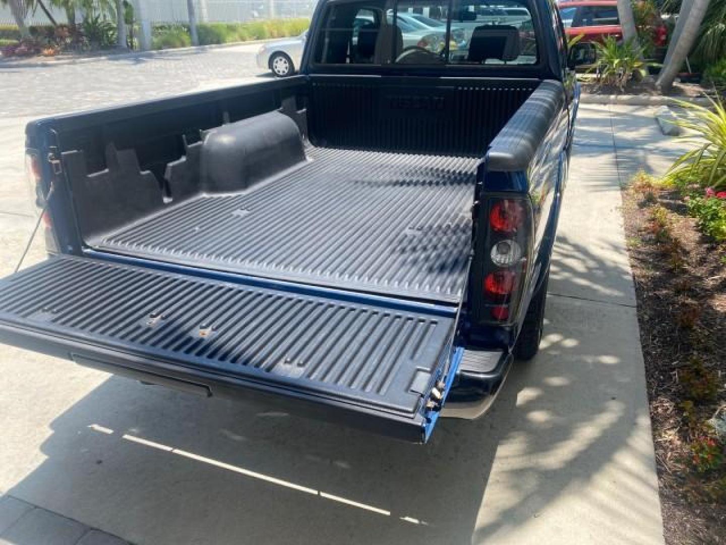 2002 Electric Blue Metallic /Gray Nissan Frontier 2WD XE FL LOW MILES 73,028 (1N6DD26S92C) with an 2.4L DOHC SMPI 16-Valve 4-Cyl Engine engine, Automatic transmission, located at 4701 North Dixie Hwy, Pompano Beach, FL, 33064, (954) 422-2889, 26.240938, -80.123474 - OUR WEBPAGE FLORIDACARS1.COM HAS OVER 100 PHOTOS AND FREE CARFAX LINK 2002 NISSAN FRONTIER XE VIN: 1N6DD26S92C366273 1 N 6 D D 2 6 S 9 2 C 3 6 6 2 7 3 CLUB CAB PICKUP 2.4L I4 F DOHC 16V GASOLINE REAR WHEEL DRIVE Top Features Alloy Wheels Cloth Seats Bed Liner Basic Features ABS Brakes Air Conditioni - Photo#77
