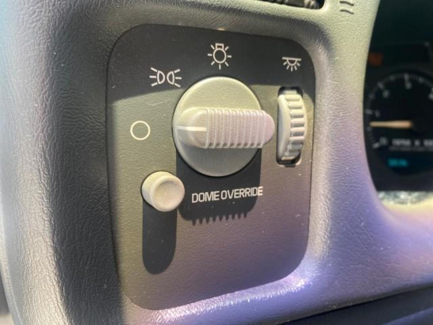 2003 Summit White /Medium Gray Chevrolet Blazer LS 4WD LOW MILES 71,072 (1GNDT13X33K) with an 4.3L Vortec 4300 V6 MFI Engine engine, Automatic transmission, located at 4701 North Dixie Hwy, Pompano Beach, FL, 33064, (954) 422-2889, 26.240938, -80.123474 - OUR WEBPAGE FLORIDACARS1.COM HAS OVER 100 PHOTOS AND FREE CARFAX LINK 2003 CHEVROLET BLAZER LS VIN: 1GNDT13X33K114534 1 G N D T 1 3 X 3 3 K 1 1 4 5 3 4 4 DOOR WAGON/SPORT UTILITY 4.3L V6 F OHV 12V GASOLINE REAR WHEEL DRIVE W/ 4X4 Top Features 4WD/AWD Alloy Wheels Cloth Seats Basic Features ABS Brake - Photo#41