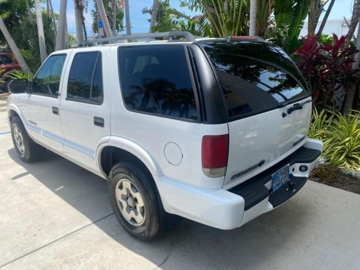 2003 Summit White /Medium Gray Chevrolet Blazer LS 4WD LOW MILES 71,072 (1GNDT13X33K) with an 4.3L Vortec 4300 V6 MFI Engine engine, Automatic transmission, located at 4701 North Dixie Hwy, Pompano Beach, FL, 33064, (954) 422-2889, 26.240938, -80.123474 - OUR WEBPAGE FLORIDACARS1.COM HAS OVER 100 PHOTOS AND FREE CARFAX LINK 2003 CHEVROLET BLAZER LS VIN: 1GNDT13X33K114534 1 G N D T 1 3 X 3 3 K 1 1 4 5 3 4 4 DOOR WAGON/SPORT UTILITY 4.3L V6 F OHV 12V GASOLINE REAR WHEEL DRIVE W/ 4X4 Top Features 4WD/AWD Alloy Wheels Cloth Seats Basic Features ABS Brake - Photo#76