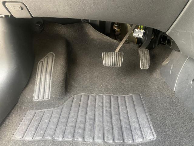 2011 Medium Gray /Charcoal Chevrolet Aveo LS LOW MILES 18,766 (KL1TD5DE5BB) with an Ecotec 1.6L DOHC 16-Valve 4-Cyl MFI Engine engine, Automatic transmission, located at 4701 North Dixie Hwy, Pompano Beach, FL, 33064, (954) 422-2889, 26.240938, -80.123474 - OUR WEBPAGE FLORIDACARS1.COM HAS OVER 100 PHOTOS AND FREE CARFAX LINK 2011 CHEVROLET AVEO LT VIN: KL1TD5DE5BB141987 K L 1 T D 5 D E 5 B B 1 4 1 9 8 7 SEDAN 4 DR 1.6L I4 F DOHC 16V GASOLINE 35 MPG FRONT WHEEL DRIVE Top Features Cloth Seats Basic Features AM/FM Stereo Automatic Transmission Cruise Con - Photo#42