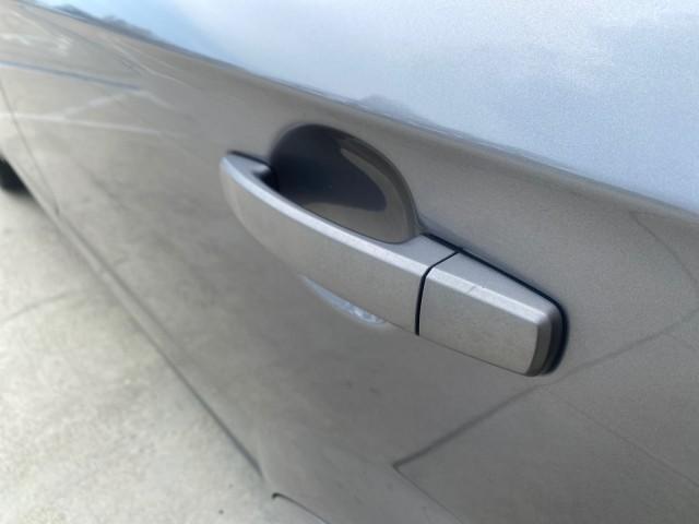 2011 Medium Gray /Charcoal Chevrolet Aveo LS LOW MILES 18,766 (KL1TD5DE5BB) with an Ecotec 1.6L DOHC 16-Valve 4-Cyl MFI Engine engine, Automatic transmission, located at 4701 North Dixie Hwy, Pompano Beach, FL, 33064, (954) 422-2889, 26.240938, -80.123474 - OUR WEBPAGE FLORIDACARS1.COM HAS OVER 100 PHOTOS AND FREE CARFAX LINK 2011 CHEVROLET AVEO LT VIN: KL1TD5DE5BB141987 K L 1 T D 5 D E 5 B B 1 4 1 9 8 7 SEDAN 4 DR 1.6L I4 F DOHC 16V GASOLINE 35 MPG FRONT WHEEL DRIVE Top Features Cloth Seats Basic Features AM/FM Stereo Automatic Transmission Cruise Con - Photo#58