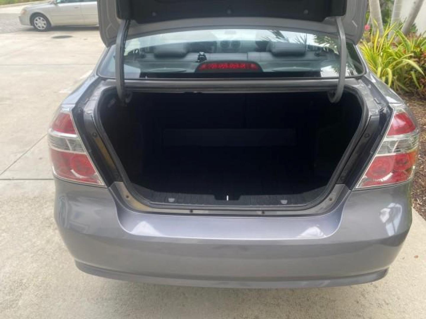 2011 Medium Gray /Charcoal Chevrolet Aveo LS LOW MILES 18,701 (KL1TD5DE5BB) with an Ecotec 1.6L DOHC 16-Valve 4-Cyl MFI Engine engine, Automatic transmission, located at 4701 North Dixie Hwy, Pompano Beach, FL, 33064, (954) 422-2889, 26.240938, -80.123474 - OUR WEBPAGE FLORIDACARS1.COM HAS OVER 100 PHOTOS AND FREE CARFAX LINK 2011 CHEVROLET AVEO LT VIN: KL1TD5DE5BB141987 K L 1 T D 5 D E 5 B B 1 4 1 9 8 7 SEDAN 4 DR 1.6L I4 F DOHC 16V GASOLINE 35 MPG FRONT WHEEL DRIVE Top Features Cloth Seats Basic Features AM/FM Stereo Automatic Transmission Cruise Con - Photo#72