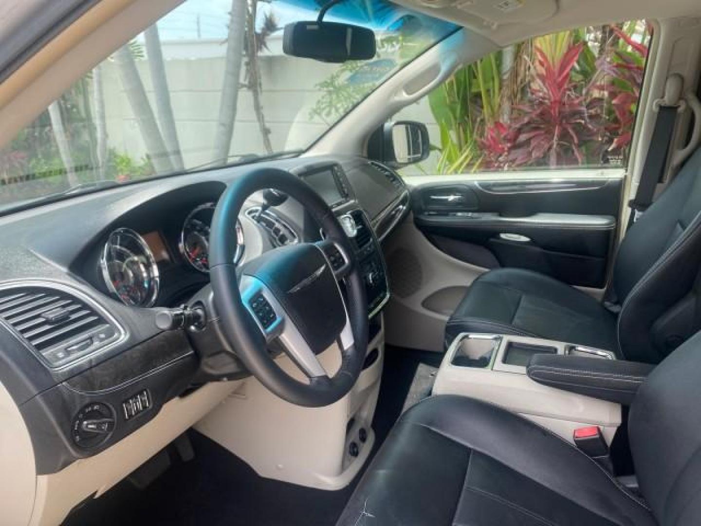 2014 Billet Silver Metallic Clearcoat /Black/Light Graystone Chrysler Town and Country Touring LOW MILES ONLY 46.298 (2C4RC1BG3ER) with an 3.6L V6 Cylinder Engine engine, Automatic transmission, located at 4701 North Dixie Hwy, Pompano Beach, FL, 33064, (954) 422-2889, 26.240938, -80.123474 - OUR WEBPAGE FLORIDACARS1.COM HAS OVER 100 PHOTOS AND FREE CARFAX LINK 2014 CHRYSLER TOWN AND COUNTRY TOURING VIN: 2C4RC1BG3ER206943 2 C 4 R C 1 B G 3 E R 2 0 6 9 4 3 VAN 3.6L V6 F DOHC 24V GASOLINE FRONT WHEEL DRIVE Top Features Alloy Wheels Rear Air Conditioning Bluetooth Technology Rear Entertainm - Photo#35