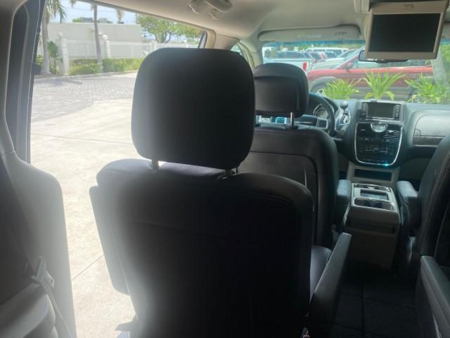 2014 Billet Silver Metallic Clearcoat /Black/Light Graystone Chrysler Town and Country Touring LOW MILES ONLY 46.298 (2C4RC1BG3ER) with an 3.6L V6 Cylinder Engine engine, Automatic transmission, located at 4701 North Dixie Hwy, Pompano Beach, FL, 33064, (954) 422-2889, 26.240938, -80.123474 - OUR WEBPAGE FLORIDACARS1.COM HAS OVER 100 PHOTOS AND FREE CARFAX LINK 2014 CHRYSLER TOWN AND COUNTRY TOURING VIN: 2C4RC1BG3ER206943 2 C 4 R C 1 B G 3 E R 2 0 6 9 4 3 VAN 3.6L V6 F DOHC 24V GASOLINE FRONT WHEEL DRIVE Top Features Alloy Wheels Rear Air Conditioning Bluetooth Technology Rear Entertainm - Photo#69