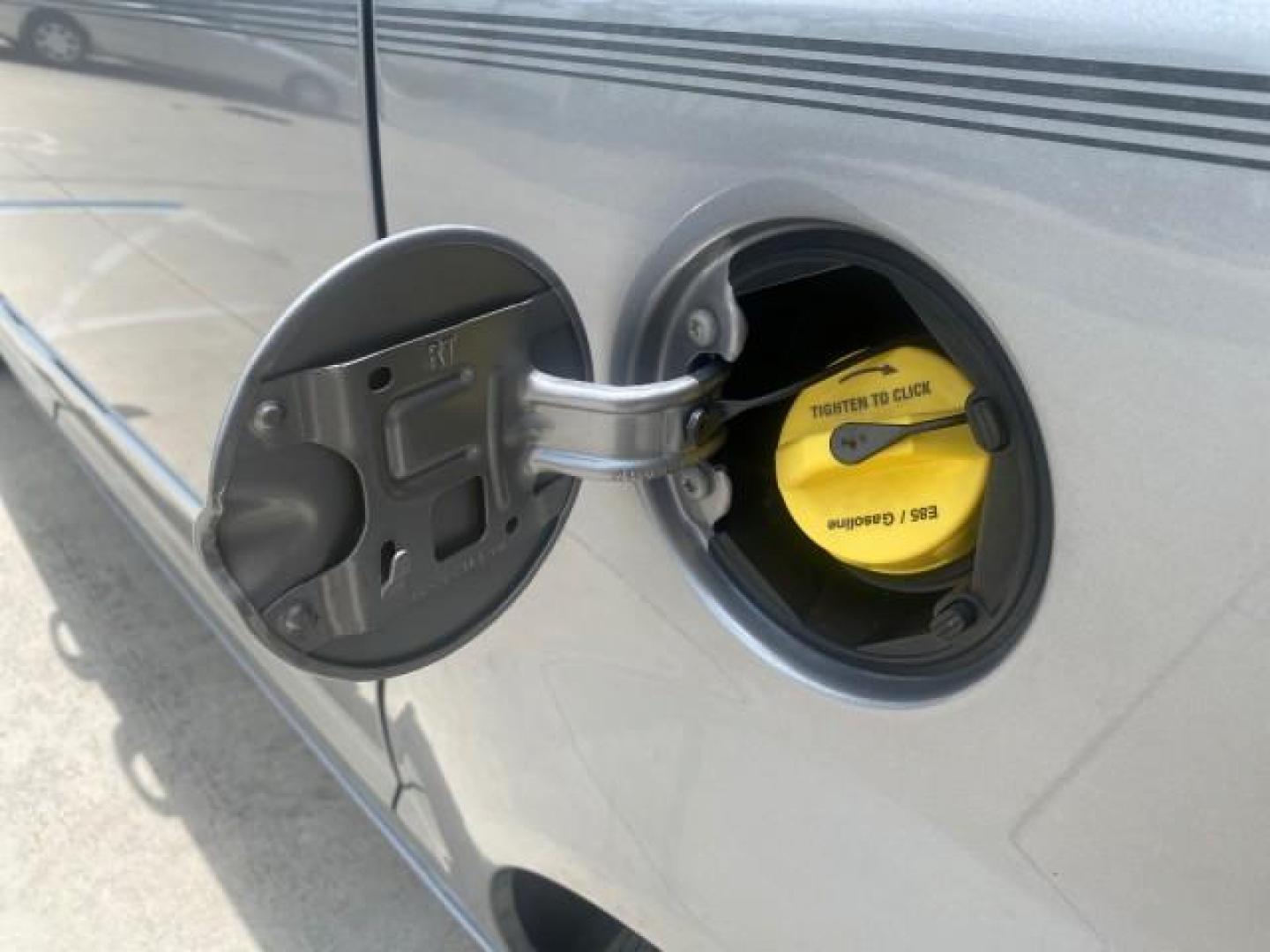 2014 Billet Silver Metallic Clearcoat /Black/Light Graystone Chrysler Town and Country Touring LOW MILES ONLY 46.298 (2C4RC1BG3ER) with an 3.6L V6 Cylinder Engine engine, Automatic transmission, located at 4701 North Dixie Hwy, Pompano Beach, FL, 33064, (954) 422-2889, 26.240938, -80.123474 - OUR WEBPAGE FLORIDACARS1.COM HAS OVER 100 PHOTOS AND FREE CARFAX LINK 2014 CHRYSLER TOWN AND COUNTRY TOURING VIN: 2C4RC1BG3ER206943 2 C 4 R C 1 B G 3 E R 2 0 6 9 4 3 VAN 3.6L V6 F DOHC 24V GASOLINE FRONT WHEEL DRIVE Top Features Alloy Wheels Rear Air Conditioning Bluetooth Technology Rear Entertainm - Photo#74