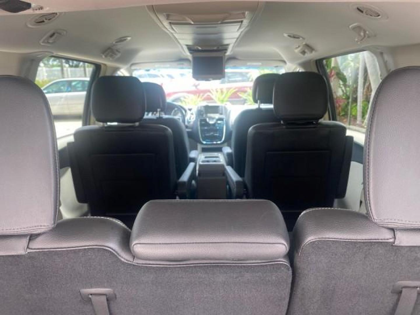 2014 Billet Silver Metallic Clearcoat /Black/Light Graystone Chrysler Town and Country Touring LOW MILES ONLY 46.298 (2C4RC1BG3ER) with an 3.6L V6 Cylinder Engine engine, Automatic transmission, located at 4701 North Dixie Hwy, Pompano Beach, FL, 33064, (954) 422-2889, 26.240938, -80.123474 - OUR WEBPAGE FLORIDACARS1.COM HAS OVER 100 PHOTOS AND FREE CARFAX LINK 2014 CHRYSLER TOWN AND COUNTRY TOURING VIN: 2C4RC1BG3ER206943 2 C 4 R C 1 B G 3 E R 2 0 6 9 4 3 VAN 3.6L V6 F DOHC 24V GASOLINE FRONT WHEEL DRIVE Top Features Alloy Wheels Rear Air Conditioning Bluetooth Technology Rear Entertainm - Photo#81