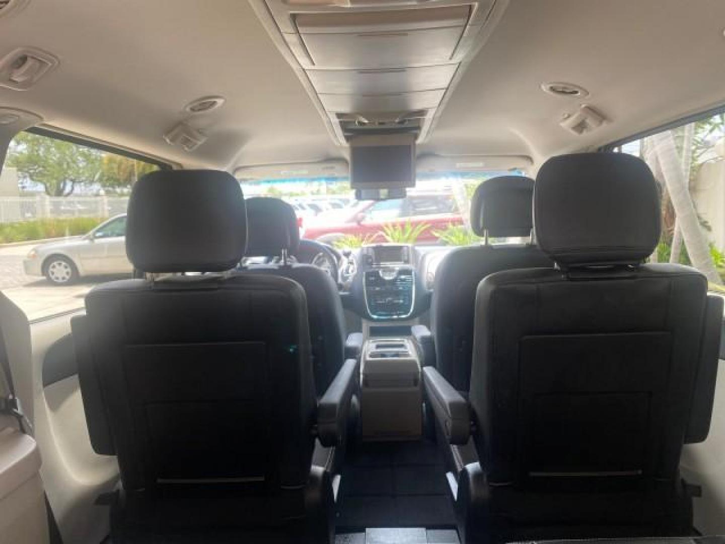 2014 Billet Silver Metallic Clearcoat /Black/Light Graystone Chrysler Town and Country Touring LOW MILES ONLY 46.298 (2C4RC1BG3ER) with an 3.6L V6 Cylinder Engine engine, Automatic transmission, located at 4701 North Dixie Hwy, Pompano Beach, FL, 33064, (954) 422-2889, 26.240938, -80.123474 - OUR WEBPAGE FLORIDACARS1.COM HAS OVER 100 PHOTOS AND FREE CARFAX LINK 2014 CHRYSLER TOWN AND COUNTRY TOURING VIN: 2C4RC1BG3ER206943 2 C 4 R C 1 B G 3 E R 2 0 6 9 4 3 VAN 3.6L V6 F DOHC 24V GASOLINE FRONT WHEEL DRIVE Top Features Alloy Wheels Rear Air Conditioning Bluetooth Technology Rear Entertainm - Photo#82