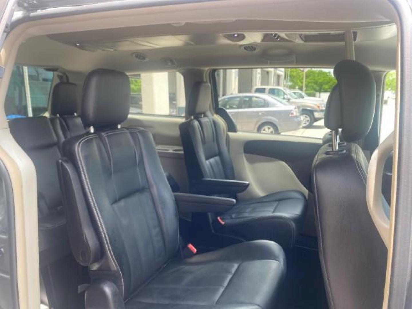 2014 Billet Silver Metallic Clearcoat /Black/Light Graystone Chrysler Town and Country Touring LOW MILES ONLY 46.298 (2C4RC1BG3ER) with an 3.6L V6 Cylinder Engine engine, Automatic transmission, located at 4701 North Dixie Hwy, Pompano Beach, FL, 33064, (954) 422-2889, 26.240938, -80.123474 - OUR WEBPAGE FLORIDACARS1.COM HAS OVER 100 PHOTOS AND FREE CARFAX LINK 2014 CHRYSLER TOWN AND COUNTRY TOURING VIN: 2C4RC1BG3ER206943 2 C 4 R C 1 B G 3 E R 2 0 6 9 4 3 VAN 3.6L V6 F DOHC 24V GASOLINE FRONT WHEEL DRIVE Top Features Alloy Wheels Rear Air Conditioning Bluetooth Technology Rear Entertainm - Photo#89
