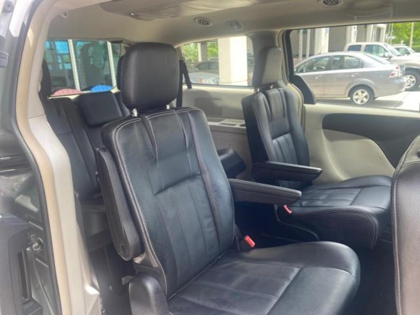 2014 Billet Silver Metallic Clearcoat /Black/Light Graystone Chrysler Town and Country Touring LOW MILES ONLY 46.298 (2C4RC1BG3ER) with an 3.6L V6 Cylinder Engine engine, Automatic transmission, located at 4701 North Dixie Hwy, Pompano Beach, FL, 33064, (954) 422-2889, 26.240938, -80.123474 - OUR WEBPAGE FLORIDACARS1.COM HAS OVER 100 PHOTOS AND FREE CARFAX LINK 2014 CHRYSLER TOWN AND COUNTRY TOURING VIN: 2C4RC1BG3ER206943 2 C 4 R C 1 B G 3 E R 2 0 6 9 4 3 VAN 3.6L V6 F DOHC 24V GASOLINE FRONT WHEEL DRIVE Top Features Alloy Wheels Rear Air Conditioning Bluetooth Technology Rear Entertainm - Photo#90