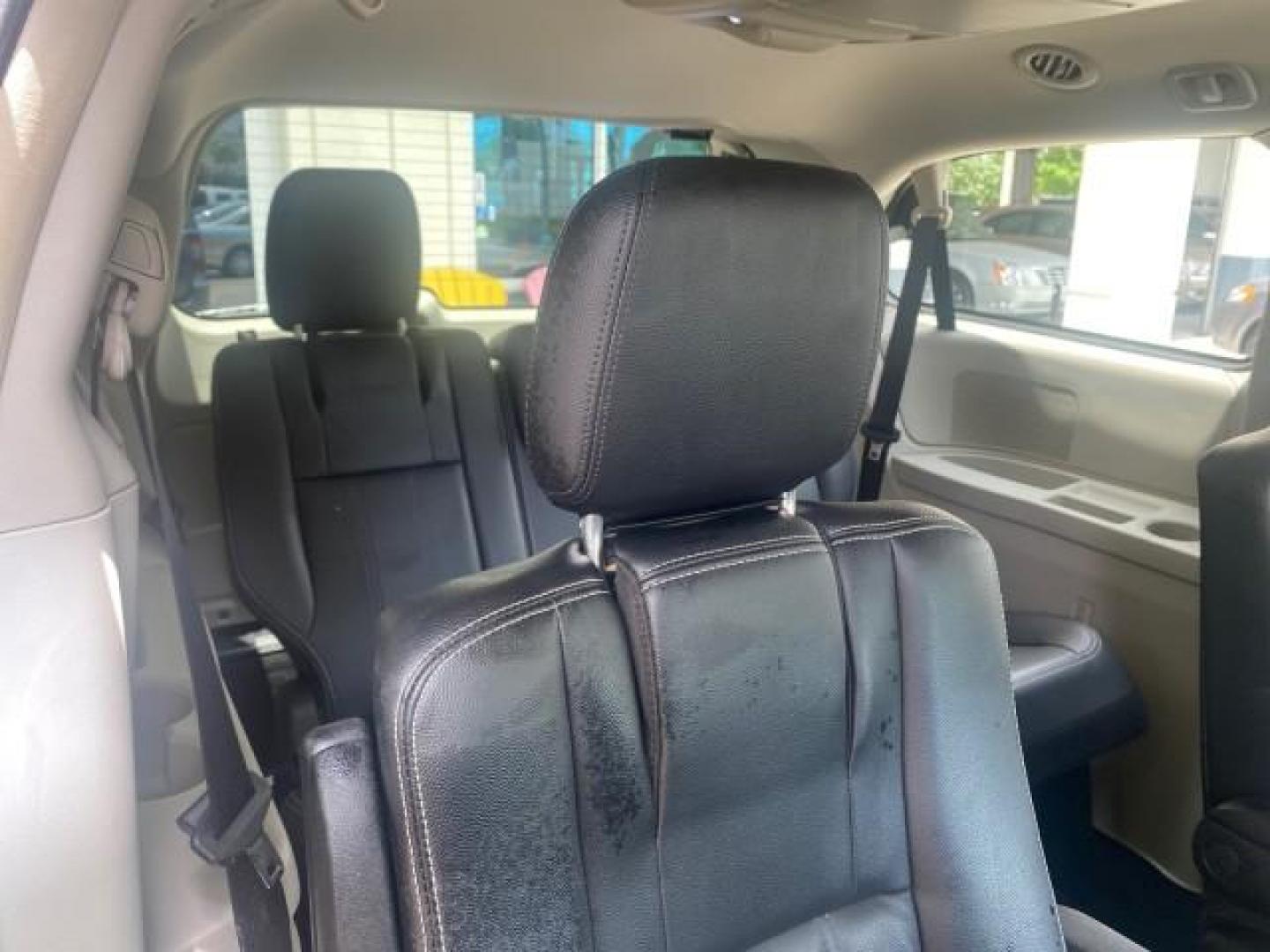 2014 Billet Silver Metallic Clearcoat /Black/Light Graystone Chrysler Town and Country Touring LOW MILES ONLY 46.298 (2C4RC1BG3ER) with an 3.6L V6 Cylinder Engine engine, Automatic transmission, located at 4701 North Dixie Hwy, Pompano Beach, FL, 33064, (954) 422-2889, 26.240938, -80.123474 - OUR WEBPAGE FLORIDACARS1.COM HAS OVER 100 PHOTOS AND FREE CARFAX LINK 2014 CHRYSLER TOWN AND COUNTRY TOURING VIN: 2C4RC1BG3ER206943 2 C 4 R C 1 B G 3 E R 2 0 6 9 4 3 VAN 3.6L V6 F DOHC 24V GASOLINE FRONT WHEEL DRIVE Top Features Alloy Wheels Rear Air Conditioning Bluetooth Technology Rear Entertainm - Photo#91
