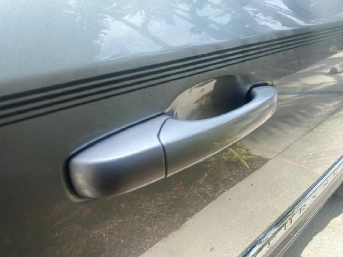 2014 Billet Silver Metallic Clearcoat /Black/Light Graystone Chrysler Town and Country Touring LOW MILES ONLY 46.298 (2C4RC1BG3ER) with an 3.6L V6 Cylinder Engine engine, Automatic transmission, located at 4701 North Dixie Hwy, Pompano Beach, FL, 33064, (954) 422-2889, 26.240938, -80.123474 - OUR WEBPAGE FLORIDACARS1.COM HAS OVER 100 PHOTOS AND FREE CARFAX LINK 2014 CHRYSLER TOWN AND COUNTRY TOURING VIN: 2C4RC1BG3ER206943 2 C 4 R C 1 B G 3 E R 2 0 6 9 4 3 VAN 3.6L V6 F DOHC 24V GASOLINE FRONT WHEEL DRIVE Top Features Alloy Wheels Rear Air Conditioning Bluetooth Technology Rear Entertainm - Photo#96