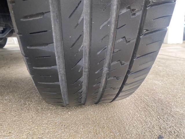 2006 Super White /Ash Toyota Highlander 1 OWNER FL LOW MILES 49,290 (JTEGD21AX60) with an 2.4L DOHC SFI 16-Valve VVT-i 4-Cyl Engine engine, Automatic transmission, located at 4701 North Dixie Hwy, Pompano Beach, FL, 33064, (954) 422-2889, 26.240938, -80.123474 - OUR WEBPAGE FLORIDACARS1.COM HAS OVER 100 PHOTOS AND FREE CARFAX LINK 2006 TOYOTA HIGHLANDER VIN: JTEGD21AX60152670 J T E G D 2 1 A X 6 0 1 5 2 6 7 0 4 DOOR WAGON/SPORT UTILITY 2.4L I4 F DOHC 16V 28 MPG GASOLINE FRONT WHEEL DRIVE Top Features Cloth Seats Basic Features ABS Brakes CD Audio Power Lock - Photo#20