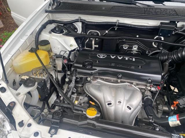 2006 Super White /Ash Toyota Highlander 1 OWNER FL LOW MILES 49,290 (JTEGD21AX60) with an 2.4L DOHC SFI 16-Valve VVT-i 4-Cyl Engine engine, Automatic transmission, located at 4701 North Dixie Hwy, Pompano Beach, FL, 33064, (954) 422-2889, 26.240938, -80.123474 - OUR WEBPAGE FLORIDACARS1.COM HAS OVER 100 PHOTOS AND FREE CARFAX LINK 2006 TOYOTA HIGHLANDER VIN: JTEGD21AX60152670 J T E G D 2 1 A X 6 0 1 5 2 6 7 0 4 DOOR WAGON/SPORT UTILITY 2.4L I4 F DOHC 16V 28 MPG GASOLINE FRONT WHEEL DRIVE Top Features Cloth Seats Basic Features ABS Brakes CD Audio Power Lock - Photo#25