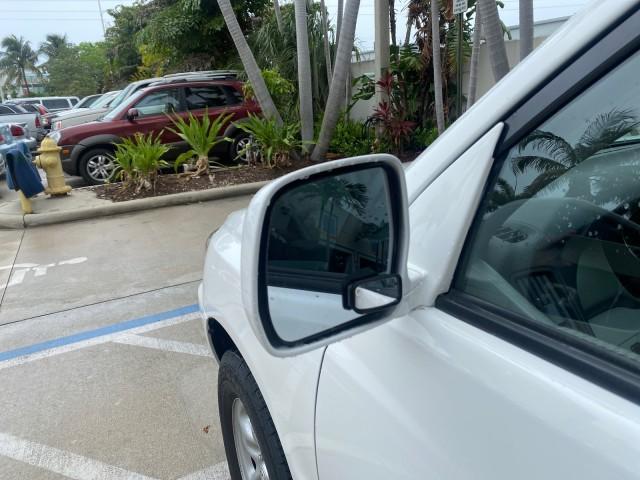 2006 Super White /Ash Toyota Highlander 1 OWNER FL LOW MILES 49,290 (JTEGD21AX60) with an 2.4L DOHC SFI 16-Valve VVT-i 4-Cyl Engine engine, Automatic transmission, located at 4701 North Dixie Hwy, Pompano Beach, FL, 33064, (954) 422-2889, 26.240938, -80.123474 - OUR WEBPAGE FLORIDACARS1.COM HAS OVER 100 PHOTOS AND FREE CARFAX LINK 2006 TOYOTA HIGHLANDER VIN: JTEGD21AX60152670 J T E G D 2 1 A X 6 0 1 5 2 6 7 0 4 DOOR WAGON/SPORT UTILITY 2.4L I4 F DOHC 16V 28 MPG GASOLINE FRONT WHEEL DRIVE Top Features Cloth Seats Basic Features ABS Brakes CD Audio Power Lock - Photo#29