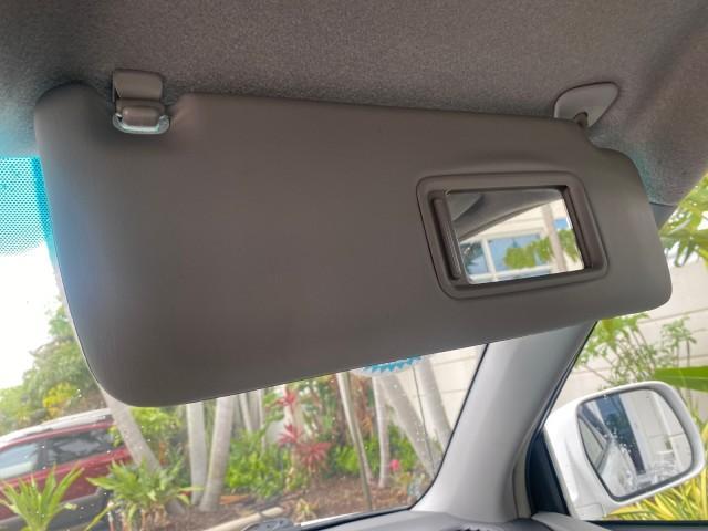 2006 Super White /Ash Toyota Highlander 1 OWNER FL LOW MILES 49,290 (JTEGD21AX60) with an 2.4L DOHC SFI 16-Valve VVT-i 4-Cyl Engine engine, Automatic transmission, located at 4701 North Dixie Hwy, Pompano Beach, FL, 33064, (954) 422-2889, 26.240938, -80.123474 - OUR WEBPAGE FLORIDACARS1.COM HAS OVER 100 PHOTOS AND FREE CARFAX LINK 2006 TOYOTA HIGHLANDER VIN: JTEGD21AX60152670 J T E G D 2 1 A X 6 0 1 5 2 6 7 0 4 DOOR WAGON/SPORT UTILITY 2.4L I4 F DOHC 16V 28 MPG GASOLINE FRONT WHEEL DRIVE Top Features Cloth Seats Basic Features ABS Brakes CD Audio Power Lock - Photo#56