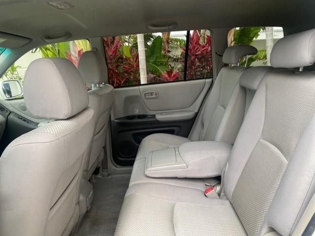 2006 Super White /Ash Toyota Highlander 1 OWNER FL LOW MILES 49,290 (JTEGD21AX60) with an 2.4L DOHC SFI 16-Valve VVT-i 4-Cyl Engine engine, Automatic transmission, located at 4701 North Dixie Hwy, Pompano Beach, FL, 33064, (954) 422-2889, 26.240938, -80.123474 - OUR WEBPAGE FLORIDACARS1.COM HAS OVER 100 PHOTOS AND FREE CARFAX LINK 2006 TOYOTA HIGHLANDER VIN: JTEGD21AX60152670 J T E G D 2 1 A X 6 0 1 5 2 6 7 0 4 DOOR WAGON/SPORT UTILITY 2.4L I4 F DOHC 16V 28 MPG GASOLINE FRONT WHEEL DRIVE Top Features Cloth Seats Basic Features ABS Brakes CD Audio Power Lock - Photo#65