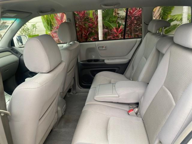 2006 Super White /Ash Toyota Highlander 1 OWNER FL LOW MILES 49,290 (JTEGD21AX60) with an 2.4L DOHC SFI 16-Valve VVT-i 4-Cyl Engine engine, Automatic transmission, located at 4701 North Dixie Hwy, Pompano Beach, FL, 33064, (954) 422-2889, 26.240938, -80.123474 - OUR WEBPAGE FLORIDACARS1.COM HAS OVER 100 PHOTOS AND FREE CARFAX LINK 2006 TOYOTA HIGHLANDER VIN: JTEGD21AX60152670 J T E G D 2 1 A X 6 0 1 5 2 6 7 0 4 DOOR WAGON/SPORT UTILITY 2.4L I4 F DOHC 16V 28 MPG GASOLINE FRONT WHEEL DRIVE Top Features Cloth Seats Basic Features ABS Brakes CD Audio Power Lock - Photo#66