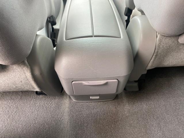 2006 Super White /Ash Toyota Highlander 1 OWNER FL LOW MILES 49,290 (JTEGD21AX60) with an 2.4L DOHC SFI 16-Valve VVT-i 4-Cyl Engine engine, Automatic transmission, located at 4701 North Dixie Hwy, Pompano Beach, FL, 33064, (954) 422-2889, 26.240938, -80.123474 - OUR WEBPAGE FLORIDACARS1.COM HAS OVER 100 PHOTOS AND FREE CARFAX LINK 2006 TOYOTA HIGHLANDER VIN: JTEGD21AX60152670 J T E G D 2 1 A X 6 0 1 5 2 6 7 0 4 DOOR WAGON/SPORT UTILITY 2.4L I4 F DOHC 16V 28 MPG GASOLINE FRONT WHEEL DRIVE Top Features Cloth Seats Basic Features ABS Brakes CD Audio Power Lock - Photo#68