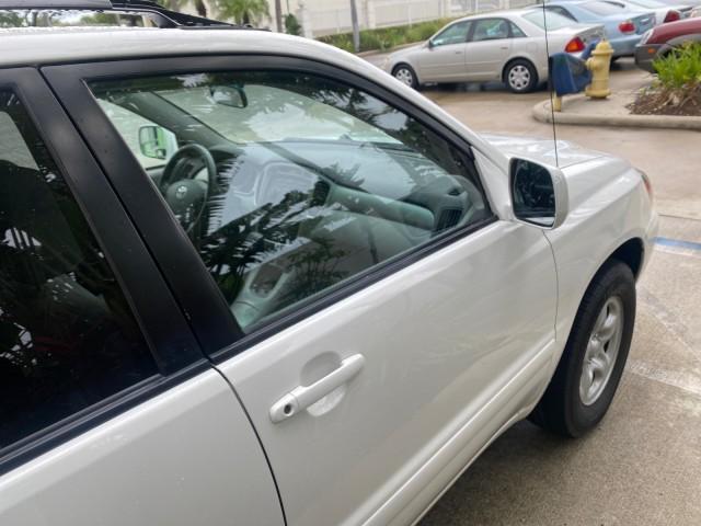 2006 Super White /Ash Toyota Highlander 1 OWNER FL LOW MILES 49,290 (JTEGD21AX60) with an 2.4L DOHC SFI 16-Valve VVT-i 4-Cyl Engine engine, Automatic transmission, located at 4701 North Dixie Hwy, Pompano Beach, FL, 33064, (954) 422-2889, 26.240938, -80.123474 - OUR WEBPAGE FLORIDACARS1.COM HAS OVER 100 PHOTOS AND FREE CARFAX LINK 2006 TOYOTA HIGHLANDER VIN: JTEGD21AX60152670 J T E G D 2 1 A X 6 0 1 5 2 6 7 0 4 DOOR WAGON/SPORT UTILITY 2.4L I4 F DOHC 16V 28 MPG GASOLINE FRONT WHEEL DRIVE Top Features Cloth Seats Basic Features ABS Brakes CD Audio Power Lock - Photo#93