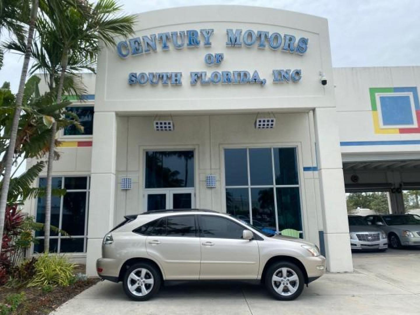 2007 Savannah Metallic /Ivory Lexus RX 350 1 OWNER FLORIDA LOW MILES 83,334 (2T2GK31U47C) with an 3.5L DOHC SMPI 24-Valve V6 Engine engine, Automatic transmission, located at 4701 North Dixie Hwy, Pompano Beach, FL, 33064, (954) 422-2889, 26.240938, -80.123474 - OUR WEBPAGE FLORIDACARS1.COM HAS OVER 100 PHOTOS AND FREE CARFAX LINK 2007 LEXUS RX 350 $ 44,790 NEW VIN: 2T2GK31U47C004222 2 T 2 G K 3 1 U 4 7 C 0 0 4 2 2 2 4 DOOR WAGON/SPORT UTILITY 3.5L V6 F DOHC 24V GASOLINE FRONT WHEEL DRIVE Top Features Alloy Wheels Leather Seats Memory Seat(s) Power Hatch/De - Photo#0