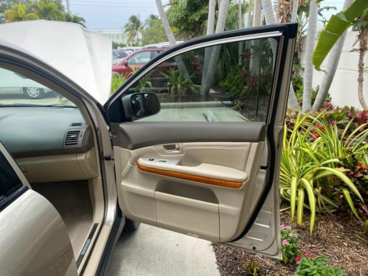2007 Savannah Metallic /Ivory Lexus RX 350 1 OWNER FLORIDA LOW MILES 83,334 (2T2GK31U47C) with an 3.5L DOHC SMPI 24-Valve V6 Engine engine, Automatic transmission, located at 4701 North Dixie Hwy, Pompano Beach, FL, 33064, (954) 422-2889, 26.240938, -80.123474 - OUR WEBPAGE FLORIDACARS1.COM HAS OVER 100 PHOTOS AND FREE CARFAX LINK 2007 LEXUS RX 350 $ 44,790 NEW VIN: 2T2GK31U47C004222 2 T 2 G K 3 1 U 4 7 C 0 0 4 2 2 2 4 DOOR WAGON/SPORT UTILITY 3.5L V6 F DOHC 24V GASOLINE FRONT WHEEL DRIVE Top Features Alloy Wheels Leather Seats Memory Seat(s) Power Hatch/De - Photo#11