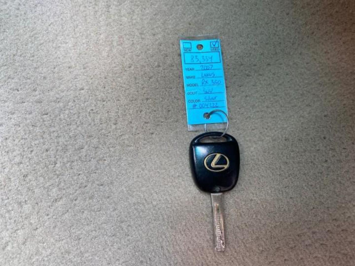 2007 Savannah Metallic /Ivory Lexus RX 350 1 OWNER FLORIDA LOW MILES 83,334 (2T2GK31U47C) with an 3.5L DOHC SMPI 24-Valve V6 Engine engine, Automatic transmission, located at 4701 North Dixie Hwy, Pompano Beach, FL, 33064, (954) 422-2889, 26.240938, -80.123474 - OUR WEBPAGE FLORIDACARS1.COM HAS OVER 100 PHOTOS AND FREE CARFAX LINK 2007 LEXUS RX 350 $ 44,790 NEW VIN: 2T2GK31U47C004222 2 T 2 G K 3 1 U 4 7 C 0 0 4 2 2 2 4 DOOR WAGON/SPORT UTILITY 3.5L V6 F DOHC 24V GASOLINE FRONT WHEEL DRIVE Top Features Alloy Wheels Leather Seats Memory Seat(s) Power Hatch/De - Photo#23