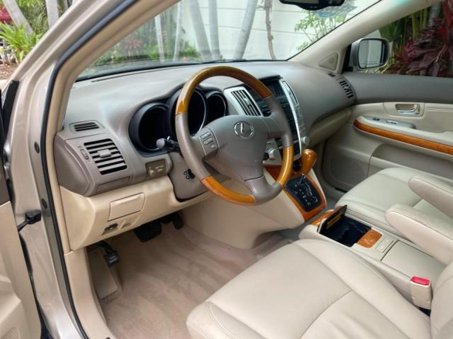 2007 Savannah Metallic /Ivory Lexus RX 350 1 OWNER FLORIDA LOW MILES 83,334 (2T2GK31U47C) with an 3.5L DOHC SMPI 24-Valve V6 Engine engine, Automatic transmission, located at 4701 North Dixie Hwy, Pompano Beach, FL, 33064, (954) 422-2889, 26.240938, -80.123474 - OUR WEBPAGE FLORIDACARS1.COM HAS OVER 100 PHOTOS AND FREE CARFAX LINK 2007 LEXUS RX 350 $ 44,790 NEW VIN: 2T2GK31U47C004222 2 T 2 G K 3 1 U 4 7 C 0 0 4 2 2 2 4 DOOR WAGON/SPORT UTILITY 3.5L V6 F DOHC 24V GASOLINE FRONT WHEEL DRIVE Top Features Alloy Wheels Leather Seats Memory Seat(s) Power Hatch/De - Photo#35