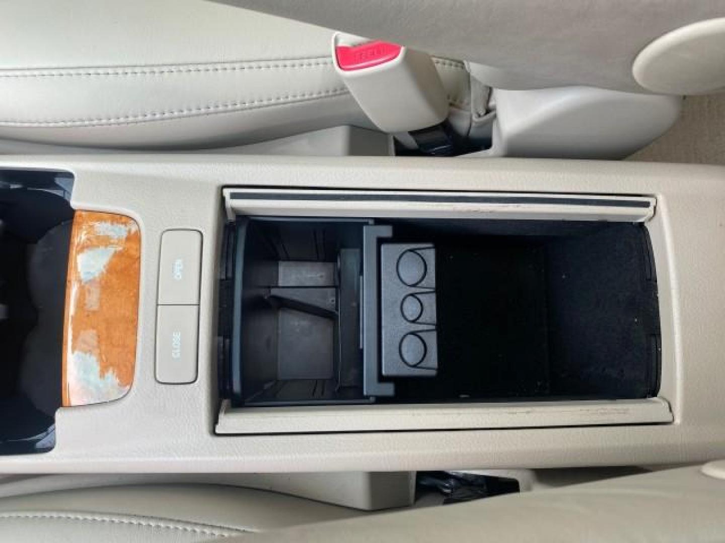 2007 Savannah Metallic /Ivory Lexus RX 350 1 OWNER FLORIDA LOW MILES 83,334 (2T2GK31U47C) with an 3.5L DOHC SMPI 24-Valve V6 Engine engine, Automatic transmission, located at 4701 North Dixie Hwy, Pompano Beach, FL, 33064, (954) 422-2889, 26.240938, -80.123474 - OUR WEBPAGE FLORIDACARS1.COM HAS OVER 100 PHOTOS AND FREE CARFAX LINK 2007 LEXUS RX 350 $ 44,790 NEW VIN: 2T2GK31U47C004222 2 T 2 G K 3 1 U 4 7 C 0 0 4 2 2 2 4 DOOR WAGON/SPORT UTILITY 3.5L V6 F DOHC 24V GASOLINE FRONT WHEEL DRIVE Top Features Alloy Wheels Leather Seats Memory Seat(s) Power Hatch/De - Photo#51