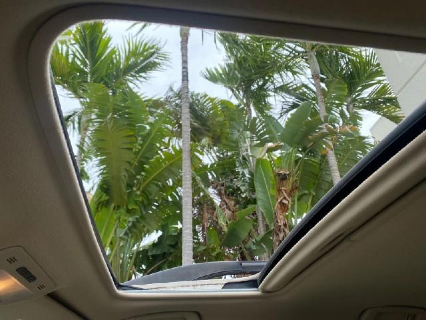 2007 Savannah Metallic /Ivory Lexus RX 350 1 OWNER FLORIDA LOW MILES 83,334 (2T2GK31U47C) with an 3.5L DOHC SMPI 24-Valve V6 Engine engine, Automatic transmission, located at 4701 North Dixie Hwy, Pompano Beach, FL, 33064, (954) 422-2889, 26.240938, -80.123474 - OUR WEBPAGE FLORIDACARS1.COM HAS OVER 100 PHOTOS AND FREE CARFAX LINK 2007 LEXUS RX 350 $ 44,790 NEW VIN: 2T2GK31U47C004222 2 T 2 G K 3 1 U 4 7 C 0 0 4 2 2 2 4 DOOR WAGON/SPORT UTILITY 3.5L V6 F DOHC 24V GASOLINE FRONT WHEEL DRIVE Top Features Alloy Wheels Leather Seats Memory Seat(s) Power Hatch/De - Photo#56
