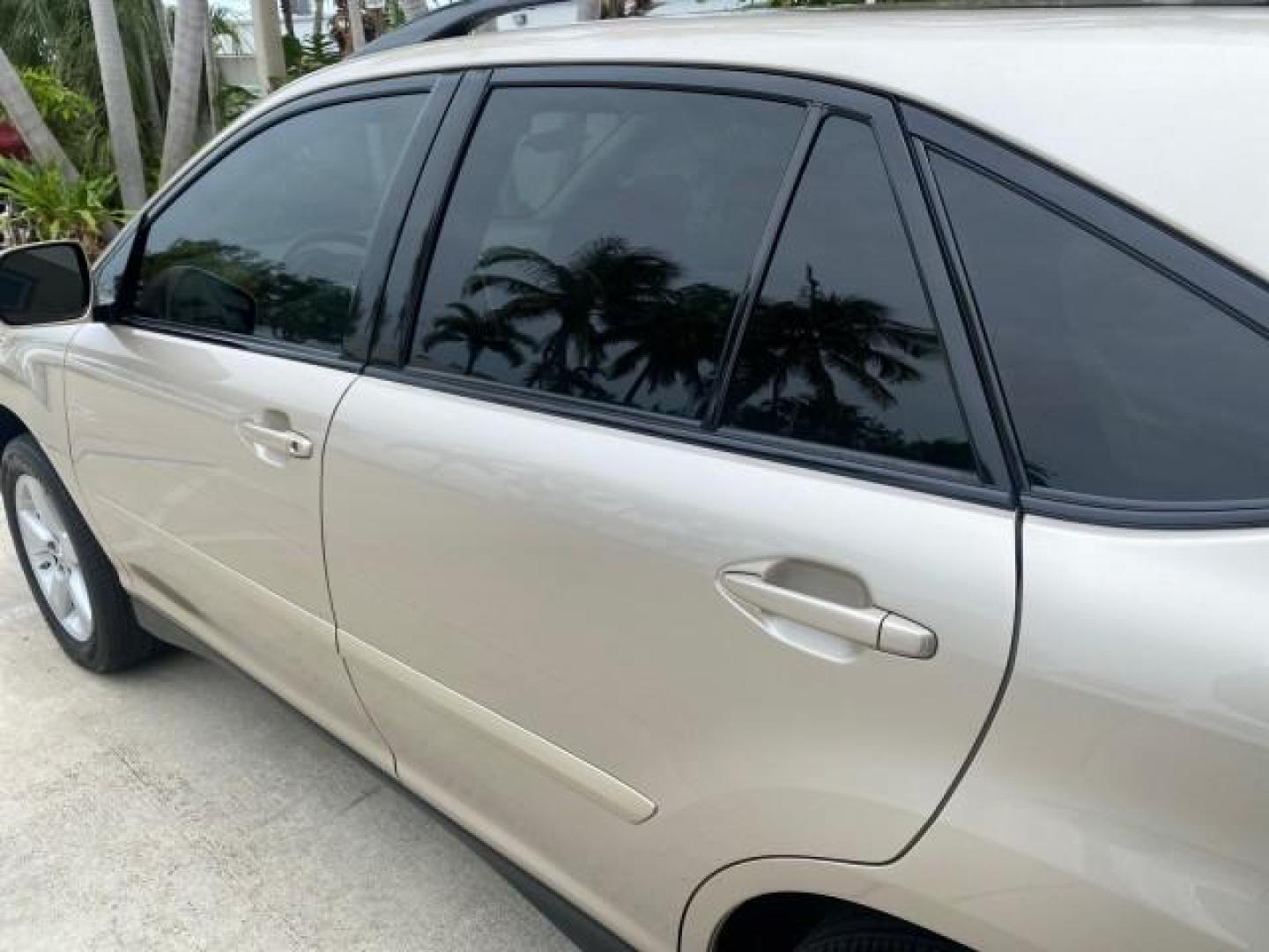 2007 Savannah Metallic /Ivory Lexus RX 350 1 OWNER FLORIDA LOW MILES 83,334 (2T2GK31U47C) with an 3.5L DOHC SMPI 24-Valve V6 Engine engine, Automatic transmission, located at 4701 North Dixie Hwy, Pompano Beach, FL, 33064, (954) 422-2889, 26.240938, -80.123474 - OUR WEBPAGE FLORIDACARS1.COM HAS OVER 100 PHOTOS AND FREE CARFAX LINK 2007 LEXUS RX 350 $ 44,790 NEW VIN: 2T2GK31U47C004222 2 T 2 G K 3 1 U 4 7 C 0 0 4 2 2 2 4 DOOR WAGON/SPORT UTILITY 3.5L V6 F DOHC 24V GASOLINE FRONT WHEEL DRIVE Top Features Alloy Wheels Leather Seats Memory Seat(s) Power Hatch/De - Photo#58