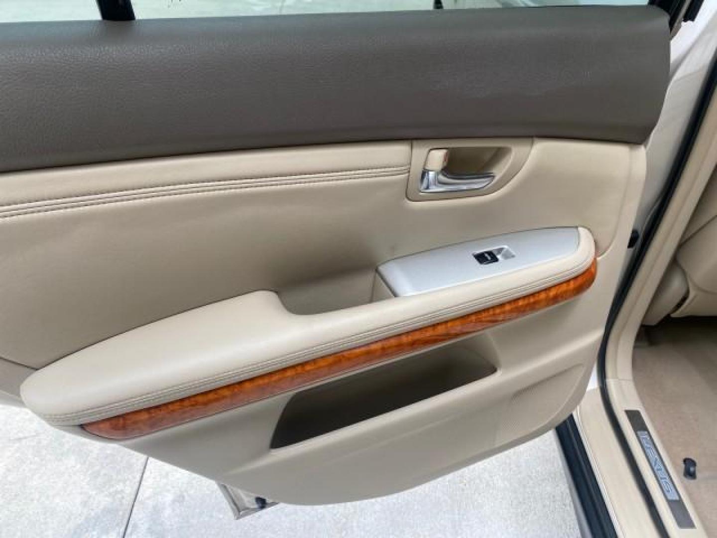 2007 Savannah Metallic /Ivory Lexus RX 350 1 OWNER FLORIDA LOW MILES 83,334 (2T2GK31U47C) with an 3.5L DOHC SMPI 24-Valve V6 Engine engine, Automatic transmission, located at 4701 North Dixie Hwy, Pompano Beach, FL, 33064, (954) 422-2889, 26.240938, -80.123474 - OUR WEBPAGE FLORIDACARS1.COM HAS OVER 100 PHOTOS AND FREE CARFAX LINK 2007 LEXUS RX 350 $ 44,790 NEW VIN: 2T2GK31U47C004222 2 T 2 G K 3 1 U 4 7 C 0 0 4 2 2 2 4 DOOR WAGON/SPORT UTILITY 3.5L V6 F DOHC 24V GASOLINE FRONT WHEEL DRIVE Top Features Alloy Wheels Leather Seats Memory Seat(s) Power Hatch/De - Photo#60