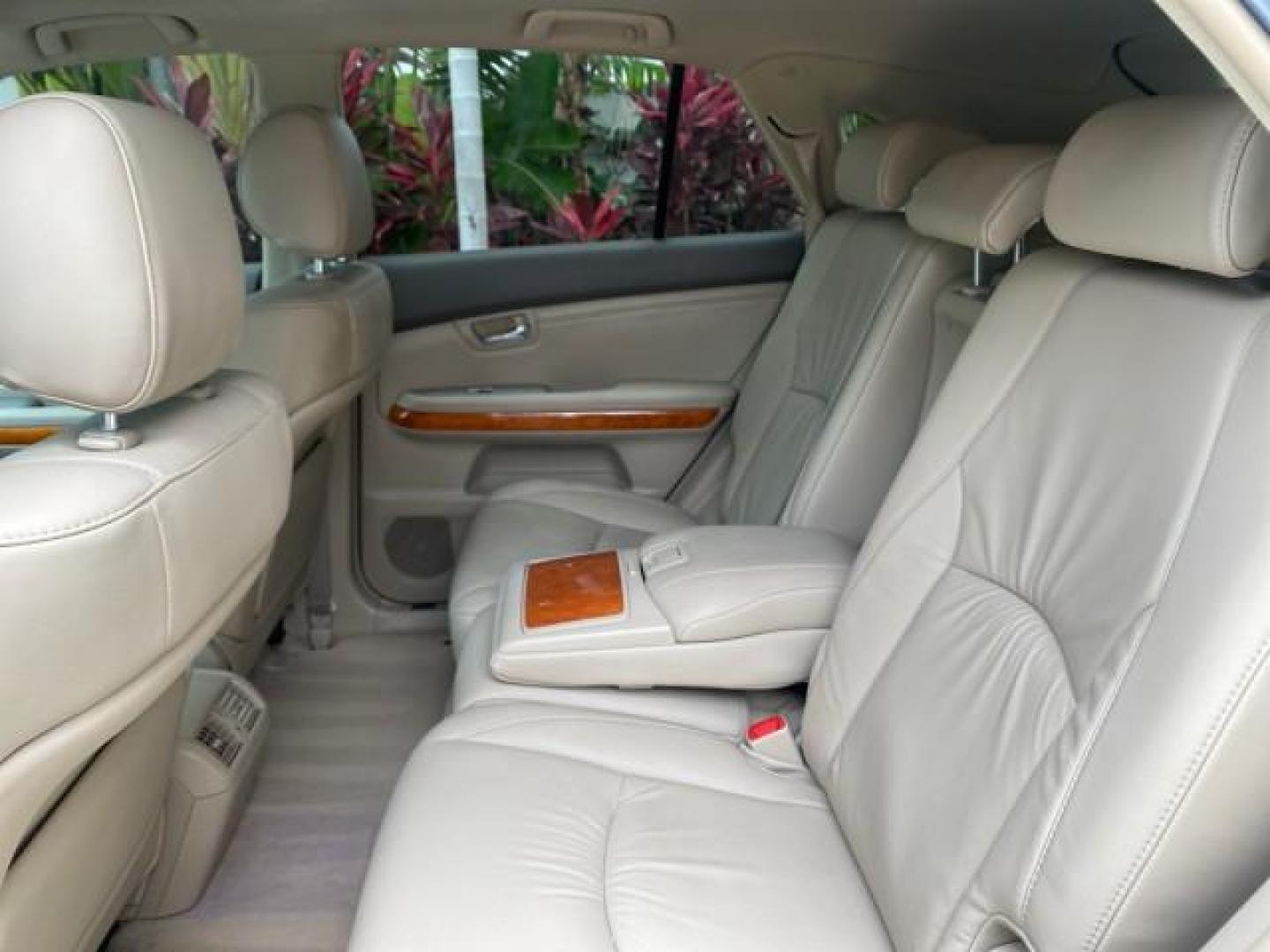 2007 Savannah Metallic /Ivory Lexus RX 350 1 OWNER FLORIDA LOW MILES 83,334 (2T2GK31U47C) with an 3.5L DOHC SMPI 24-Valve V6 Engine engine, Automatic transmission, located at 4701 North Dixie Hwy, Pompano Beach, FL, 33064, (954) 422-2889, 26.240938, -80.123474 - OUR WEBPAGE FLORIDACARS1.COM HAS OVER 100 PHOTOS AND FREE CARFAX LINK 2007 LEXUS RX 350 $ 44,790 NEW VIN: 2T2GK31U47C004222 2 T 2 G K 3 1 U 4 7 C 0 0 4 2 2 2 4 DOOR WAGON/SPORT UTILITY 3.5L V6 F DOHC 24V GASOLINE FRONT WHEEL DRIVE Top Features Alloy Wheels Leather Seats Memory Seat(s) Power Hatch/De - Photo#62