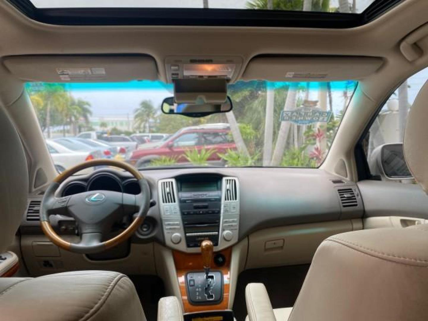 2007 Savannah Metallic /Ivory Lexus RX 350 1 OWNER FLORIDA LOW MILES 83,334 (2T2GK31U47C) with an 3.5L DOHC SMPI 24-Valve V6 Engine engine, Automatic transmission, located at 4701 North Dixie Hwy, Pompano Beach, FL, 33064, (954) 422-2889, 26.240938, -80.123474 - OUR WEBPAGE FLORIDACARS1.COM HAS OVER 100 PHOTOS AND FREE CARFAX LINK 2007 LEXUS RX 350 $ 44,790 NEW VIN: 2T2GK31U47C004222 2 T 2 G K 3 1 U 4 7 C 0 0 4 2 2 2 4 DOOR WAGON/SPORT UTILITY 3.5L V6 F DOHC 24V GASOLINE FRONT WHEEL DRIVE Top Features Alloy Wheels Leather Seats Memory Seat(s) Power Hatch/De - Photo#67