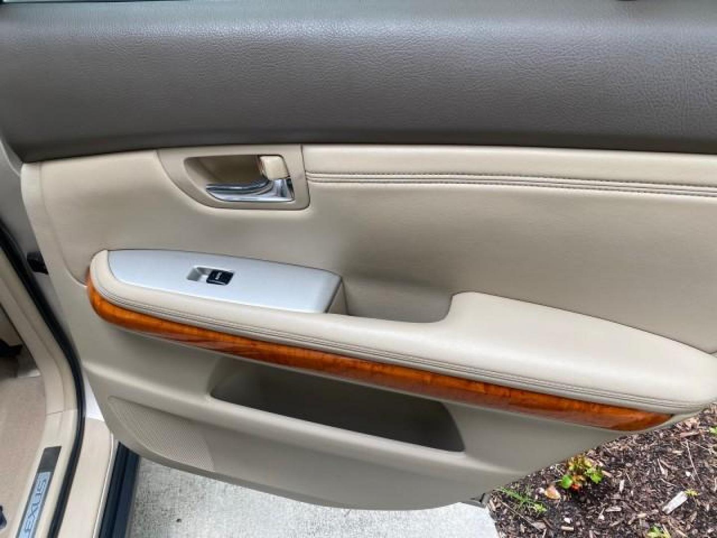 2007 Savannah Metallic /Ivory Lexus RX 350 1 OWNER FLORIDA LOW MILES 83,334 (2T2GK31U47C) with an 3.5L DOHC SMPI 24-Valve V6 Engine engine, Automatic transmission, located at 4701 North Dixie Hwy, Pompano Beach, FL, 33064, (954) 422-2889, 26.240938, -80.123474 - OUR WEBPAGE FLORIDACARS1.COM HAS OVER 100 PHOTOS AND FREE CARFAX LINK 2007 LEXUS RX 350 $ 44,790 NEW VIN: 2T2GK31U47C004222 2 T 2 G K 3 1 U 4 7 C 0 0 4 2 2 2 4 DOOR WAGON/SPORT UTILITY 3.5L V6 F DOHC 24V GASOLINE FRONT WHEEL DRIVE Top Features Alloy Wheels Leather Seats Memory Seat(s) Power Hatch/De - Photo#88