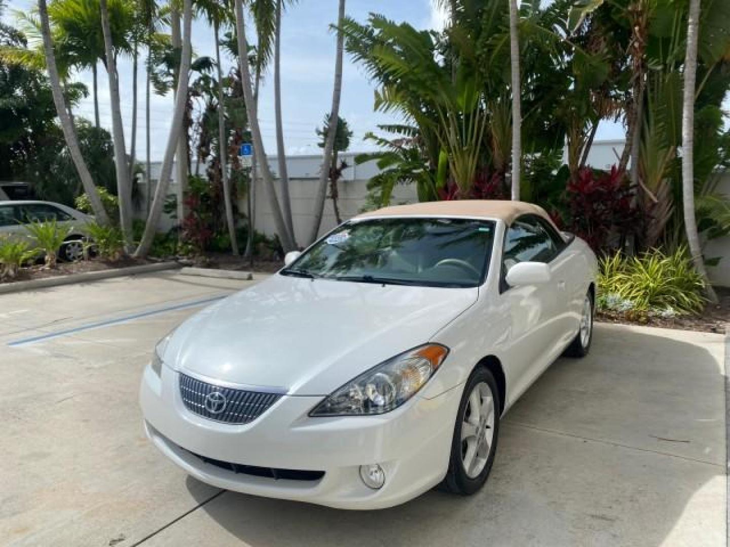 2006 Arctic Frost Pearl /Ivory Toyota Camry Solara SLE V6 1 OWNER LOW MILES 49,530 (4T1FA38P76U) with an 3.3L DOHC SMPI 24-Valve V6 Engine engine, Automatic transmission, located at 4701 North Dixie Hwy, Pompano Beach, FL, 33064, (954) 422-2889, 26.240938, -80.123474 - OUR WEBPAGE FLORIDACARS1.COM HAS OVER 100 PHOTOS AND FREE CARFAX LINK 2006 TOYOTA CAMRY SOLARA SE V6 VIN: 4T1FA38P76U095373 4 T 1 F A 3 8 P 7 6 U 0 9 5 3 7 3 CONVERTIBLE 3.3L V6 F DOHC 24V 29 MPG GASOLINE FRONT WHEEL DRIVE Top Features Alloy Wheels Leather Seats Front Seat Heaters Satellite Radio Re - Photo#3