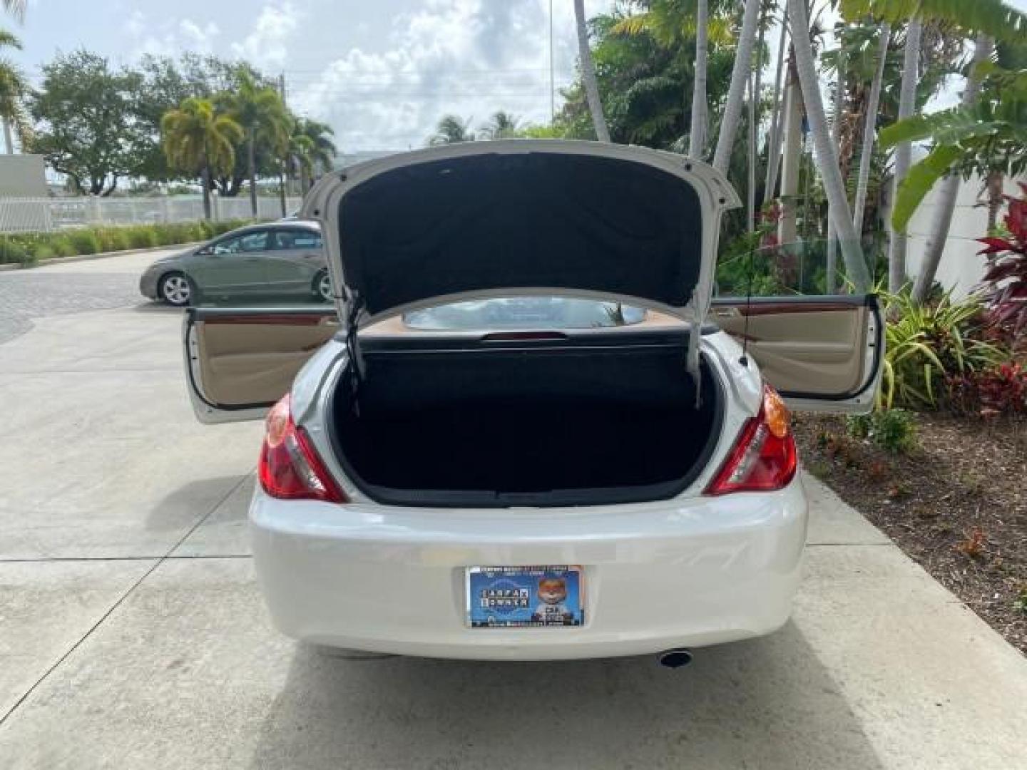 2006 Arctic Frost Pearl /Ivory Toyota Camry Solara SLE V6 1 OWNER LOW MILES 49,530 (4T1FA38P76U) with an 3.3L DOHC SMPI 24-Valve V6 Engine engine, Automatic transmission, located at 4701 North Dixie Hwy, Pompano Beach, FL, 33064, (954) 422-2889, 26.240938, -80.123474 - OUR WEBPAGE FLORIDACARS1.COM HAS OVER 100 PHOTOS AND FREE CARFAX LINK 2006 TOYOTA CAMRY SOLARA SE V6 VIN: 4T1FA38P76U095373 4 T 1 F A 3 8 P 7 6 U 0 9 5 3 7 3 CONVERTIBLE 3.3L V6 F DOHC 24V 29 MPG GASOLINE FRONT WHEEL DRIVE Top Features Alloy Wheels Leather Seats Front Seat Heaters Satellite Radio Re - Photo#15