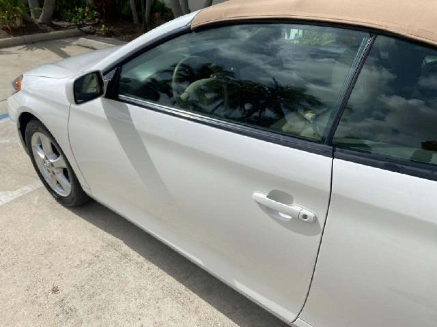 2006 Arctic Frost Pearl /Ivory Toyota Camry Solara SLE V6 1 OWNER LOW MILES 49,530 (4T1FA38P76U) with an 3.3L DOHC SMPI 24-Valve V6 Engine engine, Automatic transmission, located at 4701 North Dixie Hwy, Pompano Beach, FL, 33064, (954) 422-2889, 26.240938, -80.123474 - OUR WEBPAGE FLORIDACARS1.COM HAS OVER 100 PHOTOS AND FREE CARFAX LINK 2006 TOYOTA CAMRY SOLARA SE V6 VIN: 4T1FA38P76U095373 4 T 1 F A 3 8 P 7 6 U 0 9 5 3 7 3 CONVERTIBLE 3.3L V6 F DOHC 24V 29 MPG GASOLINE FRONT WHEEL DRIVE Top Features Alloy Wheels Leather Seats Front Seat Heaters Satellite Radio Re - Photo#27