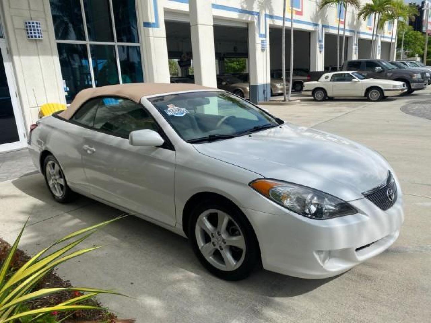 2006 Arctic Frost Pearl /Ivory Toyota Camry Solara SLE V6 1 OWNER LOW MILES 49,530 (4T1FA38P76U) with an 3.3L DOHC SMPI 24-Valve V6 Engine engine, Automatic transmission, located at 4701 North Dixie Hwy, Pompano Beach, FL, 33064, (954) 422-2889, 26.240938, -80.123474 - OUR WEBPAGE FLORIDACARS1.COM HAS OVER 100 PHOTOS AND FREE CARFAX LINK 2006 TOYOTA CAMRY SOLARA SE V6 VIN: 4T1FA38P76U095373 4 T 1 F A 3 8 P 7 6 U 0 9 5 3 7 3 CONVERTIBLE 3.3L V6 F DOHC 24V 29 MPG GASOLINE FRONT WHEEL DRIVE Top Features Alloy Wheels Leather Seats Front Seat Heaters Satellite Radio Re - Photo#95
