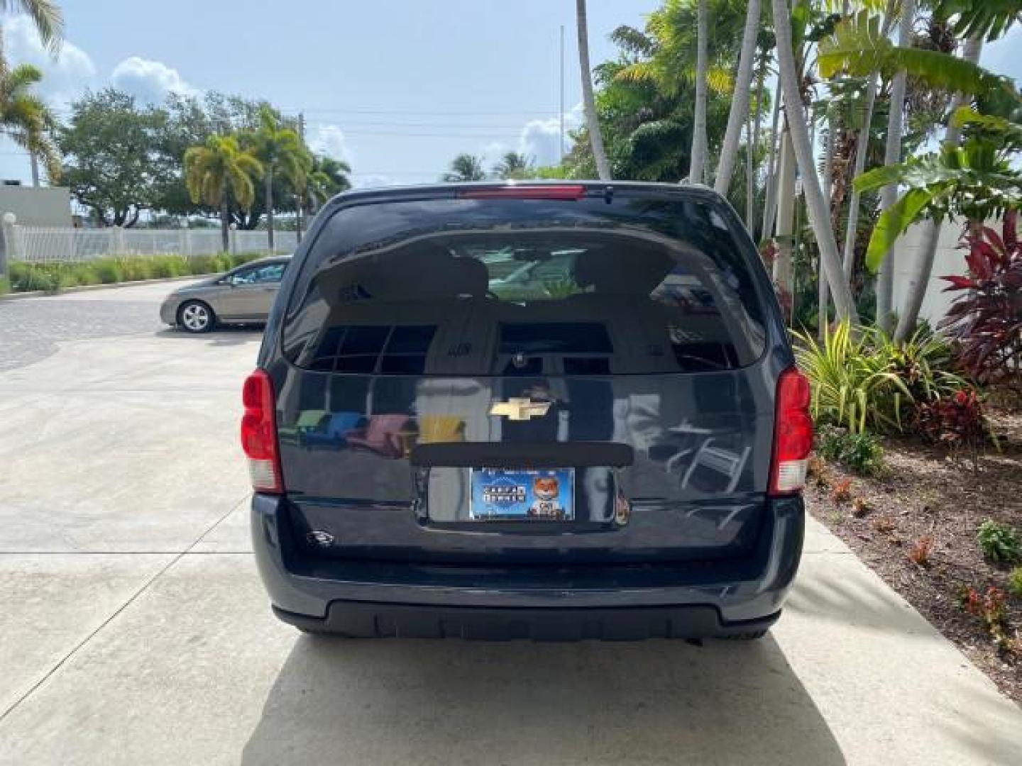 2008 Silverstone Metallic /Medium Gray Chevrolet Uplander 7 PAS LS LOW MILES 61,149 (1GNDU23W88D) with an 3.9L V6 SFI Flex-Fuel Engine engine, Automatic transmission, located at 4701 North Dixie Hwy, Pompano Beach, FL, 33064, (954) 422-2889, 26.240938, -80.123474 - OUR WEBPAGE FLORIDACARS1.COM HAS OVER 100 PHOTOS AND FREE CARFAX LINK 2008 CHEVROLET UPLANDER LS VIN: 1GNDU23W88D209144 1 G N D U 2 3 W 8 8 D 2 0 9 1 4 4 VAN 3.9L V6 F FLEX FUEL FRONT WHEEL DRIVE Top Features Cloth Seats Satellite Radio Ready Quad Seats Third Row Seat Rear Air Conditioning Basic Fea - Photo#6