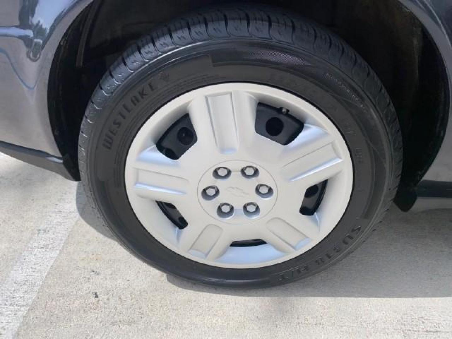 2008 Silverstone Metallic /Medium Gray Chevrolet Uplander 7 PAS LS LOW MILES 61,149 (1GNDU23W88D) with an 3.9L V6 SFI Flex-Fuel Engine engine, Automatic transmission, located at 4701 North Dixie Hwy, Pompano Beach, FL, 33064, (954) 422-2889, 26.240938, -80.123474 - OUR WEBPAGE FLORIDACARS1.COM HAS OVER 100 PHOTOS AND FREE CARFAX LINK 2008 CHEVROLET UPLANDER LS VIN: 1GNDU23W88D209144 1 G N D U 2 3 W 8 8 D 2 0 9 1 4 4 VAN 3.9L V6 F FLEX FUEL FRONT WHEEL DRIVE Top Features Cloth Seats Satellite Radio Ready Quad Seats Third Row Seat Rear Air Conditioning Basic Fea - Photo#19
