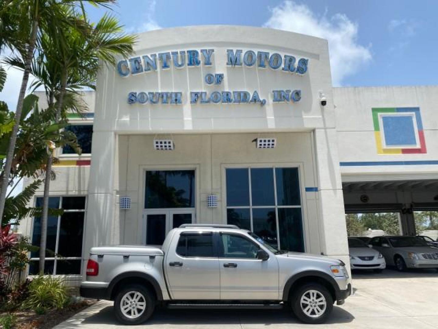 2007 Mineral Grey Metallic /Camel Ford Explorer Sport Trac XLT LOW MILES 80,420 (1FMEU31K37U) with an 4.0L SOHC 12-Valve V6 Engine engine, Automatic transmission, located at 4701 North Dixie Hwy, Pompano Beach, FL, 33064, (954) 422-2889, 26.240938, -80.123474 - OUR WEBPAGE FLORIDACARS1.COM HAS OVER 100 PHOTOS AND FREE CARFAX LINK 2007 FORD EXPLORER SPORT TRAC XLT TIRES LOOK GREAT! VIN: 1FMEU31K37UA56699 1 F M E U 3 1 K 3 7 U A 5 6 6 9 9 SPORT PICKUP 4.0L V6 F SOHC GASOLINE REAR WHEEL DRIVE Top Features Alloy Wheels Running Boards Bed Cover Tow Hitch Cloth - Photo#0